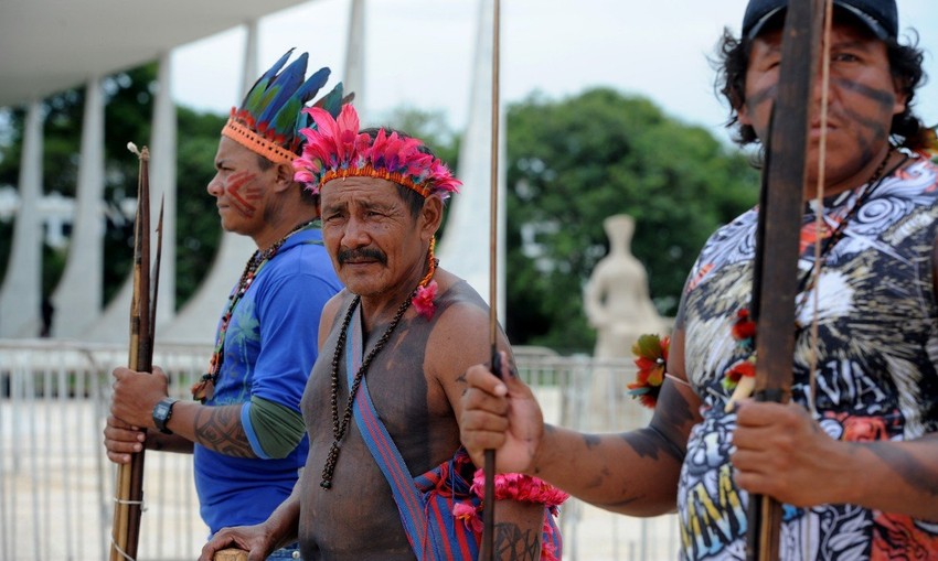 Protest brazilskih urođenika zbog zadiranja države u njihovu teritoriju 2012.