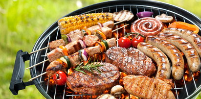 Jak grillować mięso, by było smaczne i zdrowe? Zapomnij o dwóch czynnościach