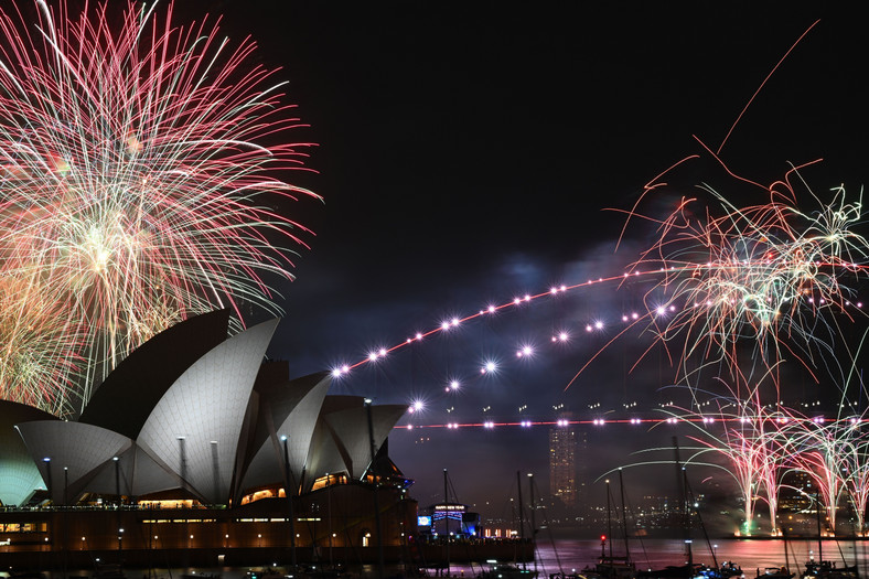 Pierwsze państwa na świecie przywitały już Nowy Rok. Pokaz w Sydney