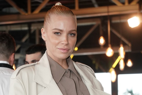 "NOSI TRI TONE ČARAPA JER MISLI DA IMA CELULIT" Sestra Nataše Bekvalac o sukobu sa pevačicom i FINANSIJSKIM POTEŠKOĆAMA