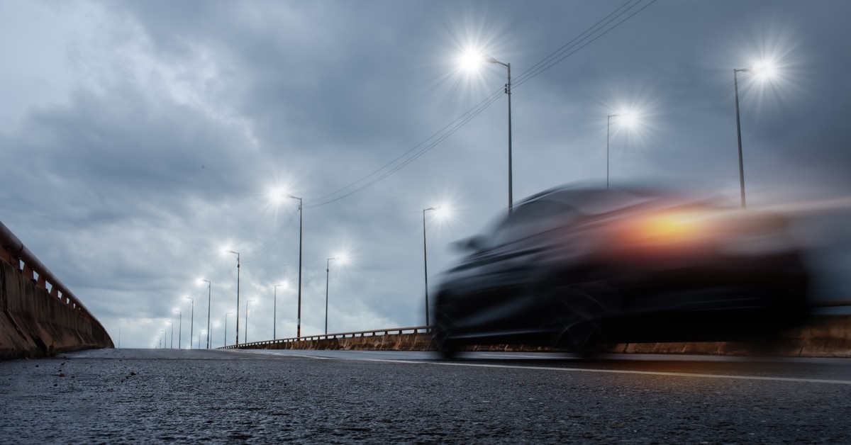 Trzeba wreszcie skutecznie walczyć z hałasem w miastach. Stowarzyszenie apeluje o wdrożenie fotoradarów akustycznych