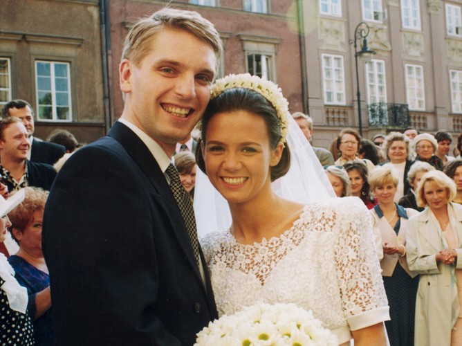 W 1994 roku Tomasz Lis poślubił Kingę Rusin. Dziennikarze rozwiedli się w 2006 roku
