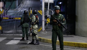 Vojska Venecuele kod predsedničke palate nakon što su se čule eksplozije u Karakasu 3. januara