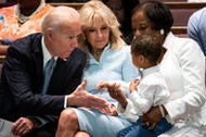 Joe Biden z żoną Jill przed rozpoczęciem nabożeństwa w Brookland Baptist Church w West Columbia, 5 maja 2019 r.