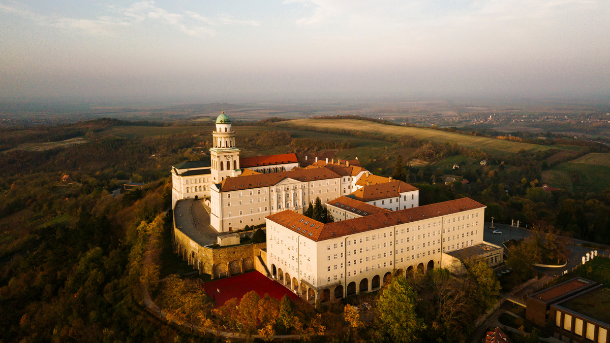 Pannonhalma - opactwo benedyktyńskie i jego otoczenie: historia, ciekawostki, informacje 