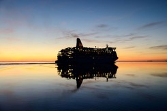 Desant z helikoptera i atak motorówek. Tak rebelianci z Jemenu zajęli statek [WIDEO]