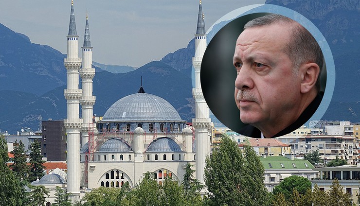 kombo Redžep Tajip Erdogan, Tirana, džamija