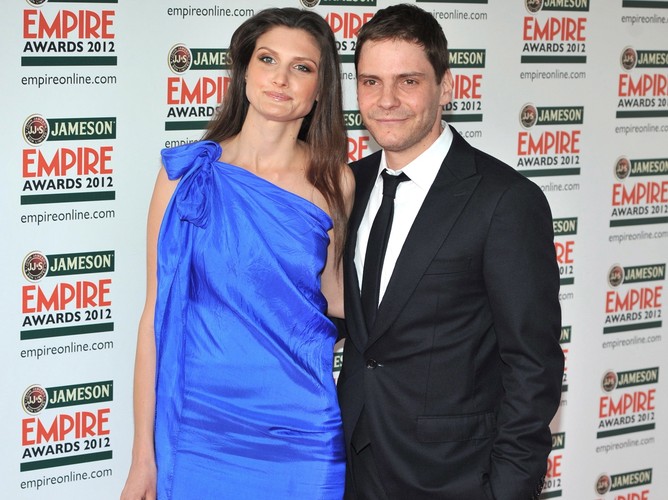 Daniel Bruhl z partnerką