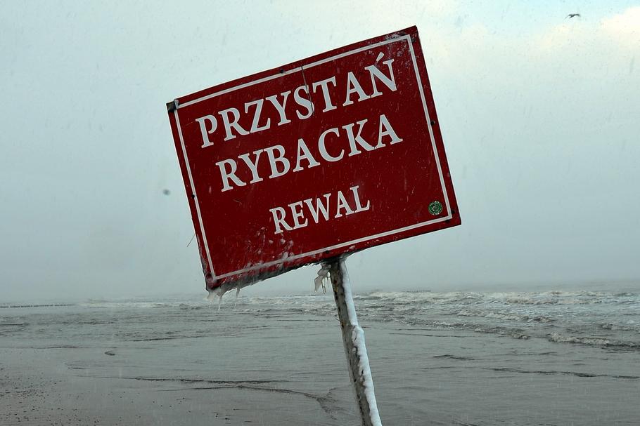 Najbardziej zadłużoną gminą jest Rewal. W 2016 roku pożyczył od Ministerstwa Finansów prawie 102 mln zł