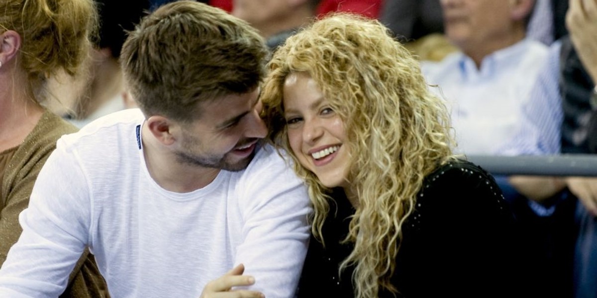 Pique i Shakira — ich związek trwał 12 lat. Para doczekała się dwóch synów. Powodem ich rozstania miała być zdrada, jakiej dopuścił się piłkarz Barcelony. 