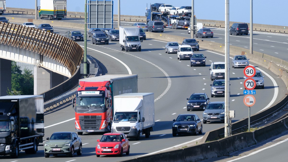 O țară din Europa pregătește o vinietă obligatorie din mai 2027. Cât vor plăti șoferii și ce amendă riscă cei prinși fără ea