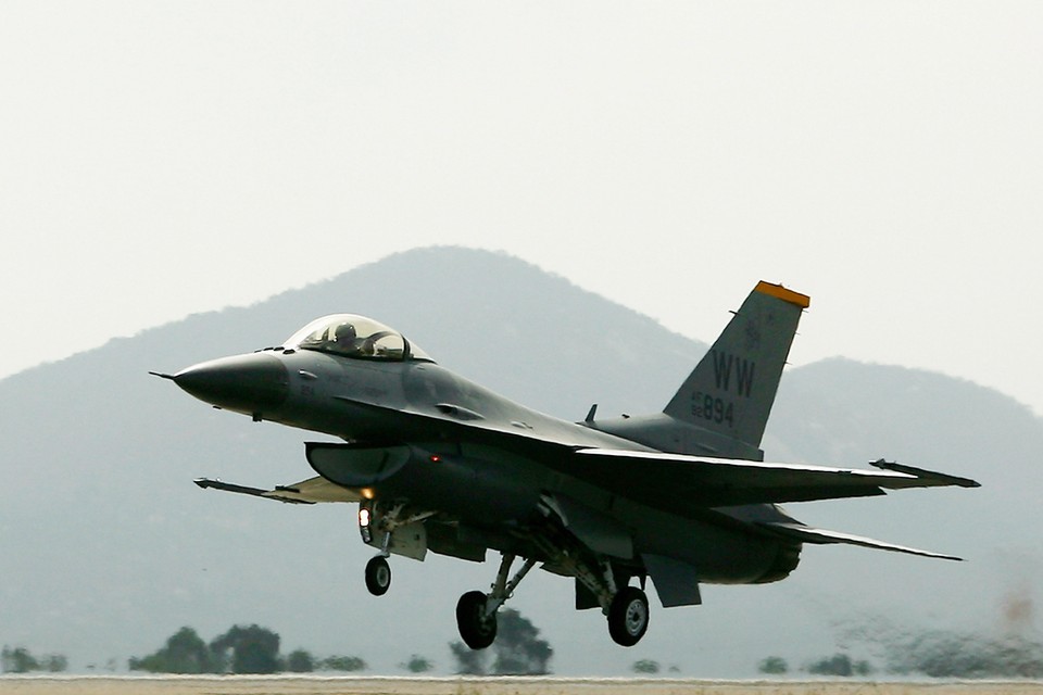 F-16