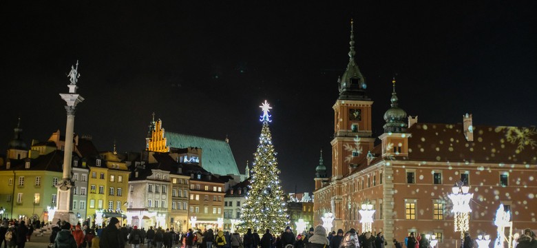 Ostatni weekend z iluminacją świąteczną w stolicy