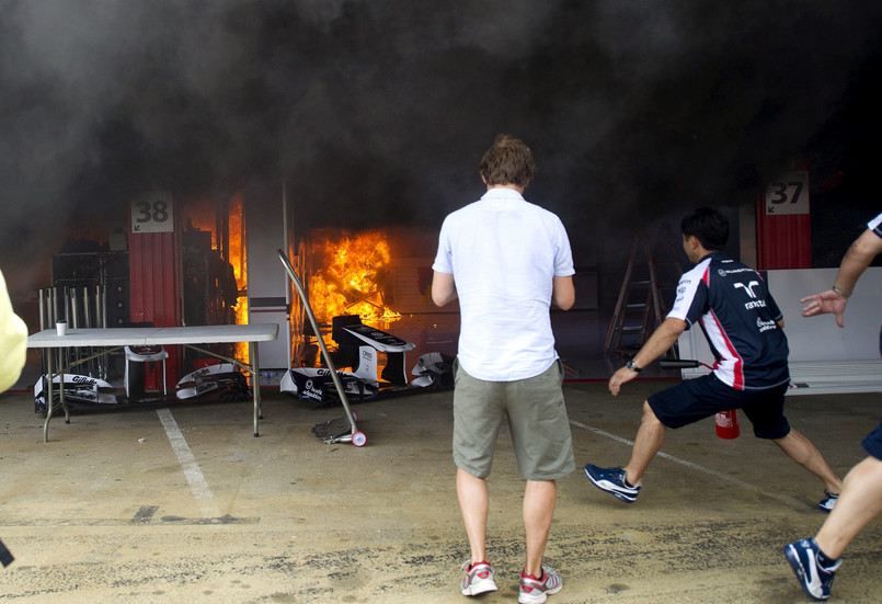 Do potężnego pożaru doszło w garażu zespołu Williams po zakończeniu wyścigu o GP Hiszpanii