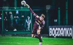 Co za obrona karnego! Niesamowita interwencja bramkarza w I lidze [WIDEO]