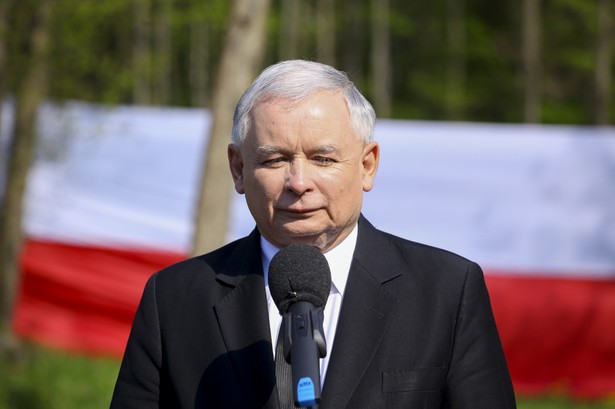 Prezes Kaczyński w "czarnej dziurze Donalda Tuska"