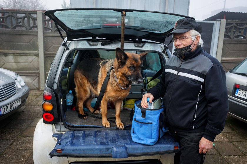 Ernest Skop z Tarnowskich Gór mieszka w samochodzie 