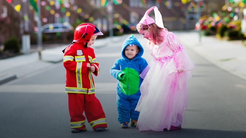 Jak Przebrac Dziecko Za Dziadka Jak przebrać dziecko na bal karnawałowy? Zobacz propozycje przebrań