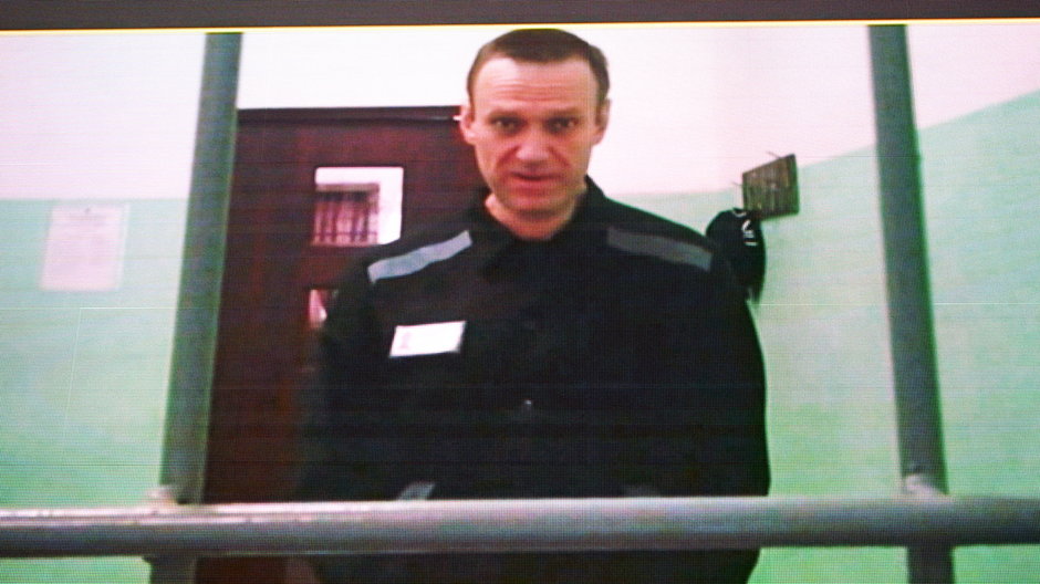 Aleksiej Nawalny w kolonii karnej w czasie rozprawy w sądzie, czerwiec 2023 r.
