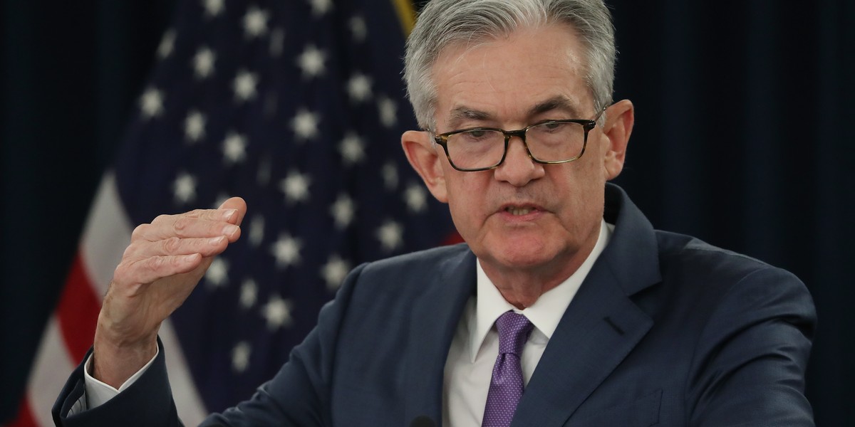 Szef Fed Jerome Powell. Bank centralny USA pozostawił stopy procentowe na niezmienionym poziomie. 