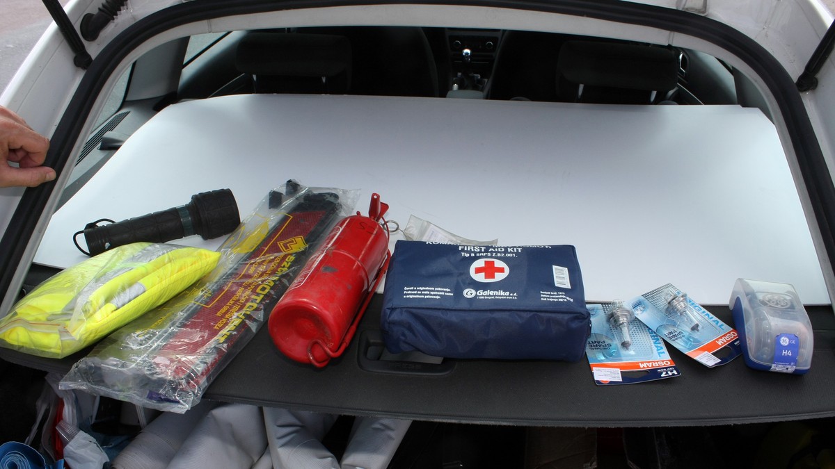 Prva pomoć u automobilu