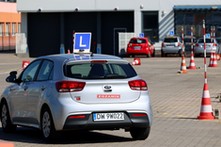 Szykuje się rewolucja w egzaminach na prawo jazdy? Projekt zakłada rezygnację z placu manewrowego