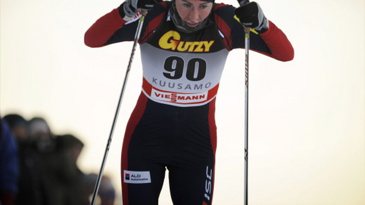 Justyna Kowalczyk awansowała do półfinału sprintu na 1,5 km techniką dowolną w szwajcarskim Davos. Polka zwyciężyła w swoim biegu ćwierćfinałowym.