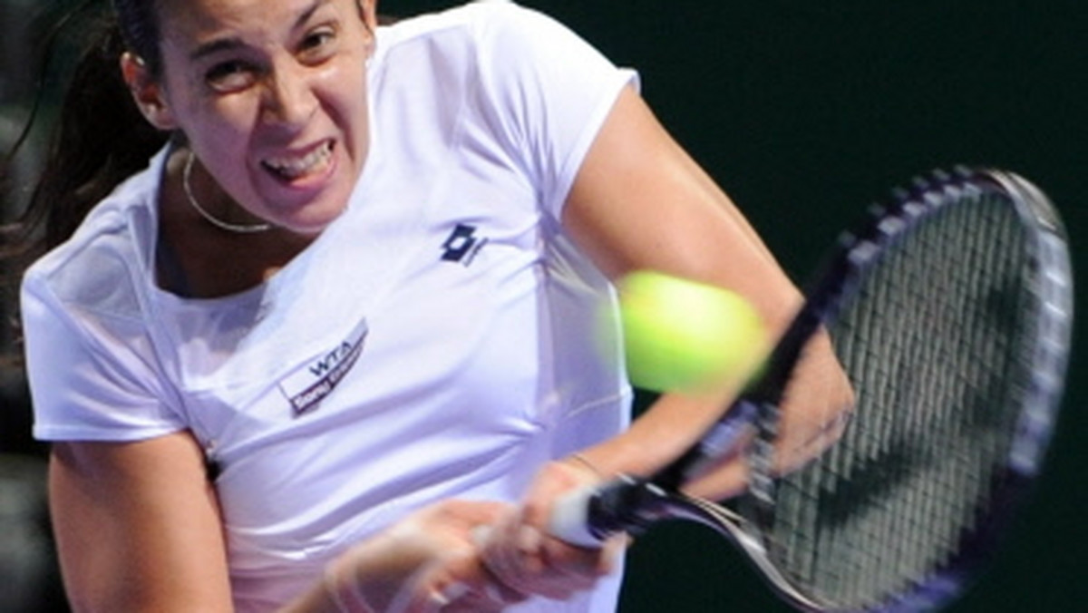 Francuzka Marion Bartoli pokonała Wiktorię Azarenkę 5:7, 6:4, 6:4 w ostatnim meczu grupy Białej. Białorusinka już wcześniej zapewniła sobie awans do półfinału kończącego sezon turnieju Masters - WTA Championships (z pulą nagród 4,9 mln dol.) w Stambule.