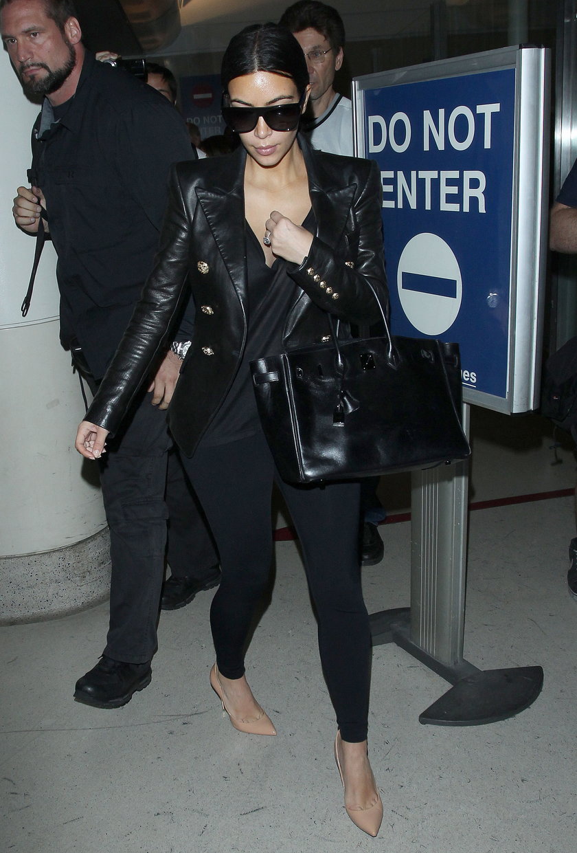 Kim Kardashian na lotnisku