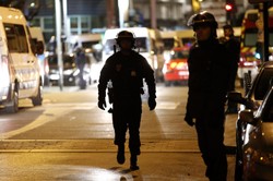 Strzelanina w Paryżu. Nie żyje dwoje terrorystów. Kobieta się wysadziła