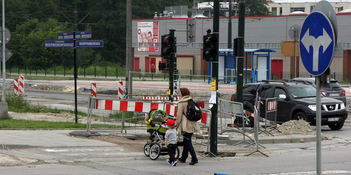 Skrzyżowanie Grota Roweckiego i Norymberskiej w Krakowie