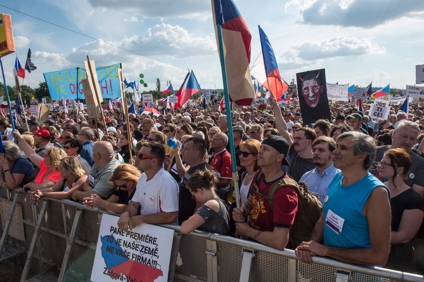 Ćwierć miliona Czechów wyszło na ulice