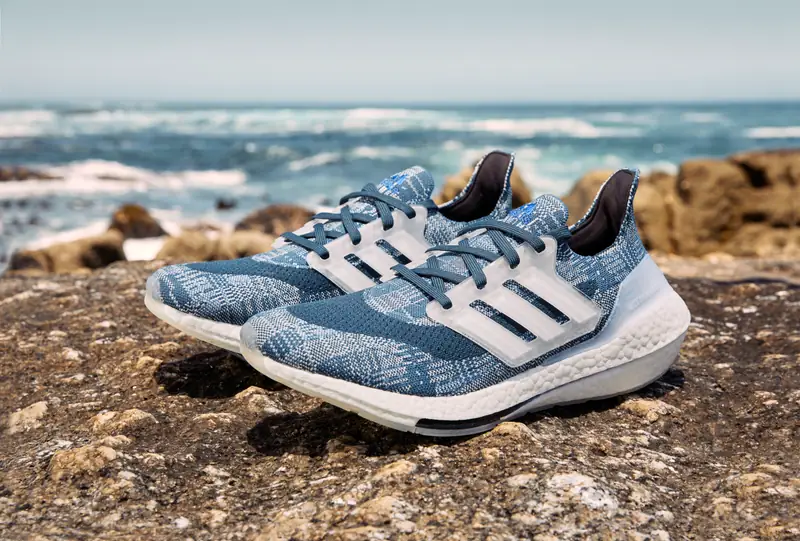 Buty adidas Parley zostały wykonane z plastiku zebranego na plażach