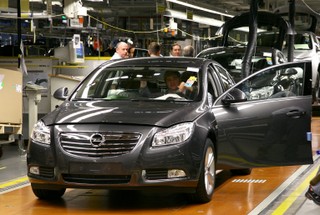Opel i Fiat ograniczają produkcję w Polsce