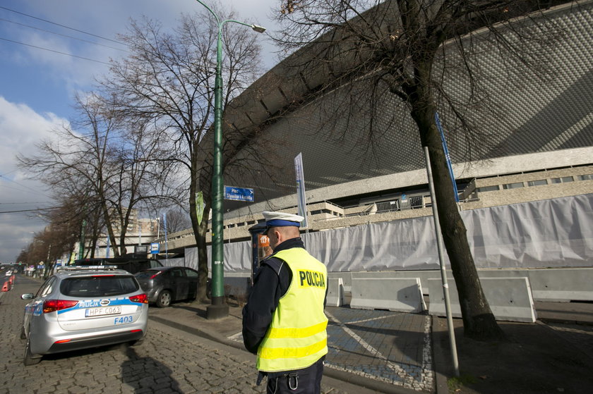 Katowice. Policyjne patrole z powodu szczytu klimatycznego