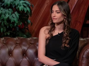 Masne fote u stilu Mirke Vasiljević: Gde god se flaša okrene, ona nadrlja!