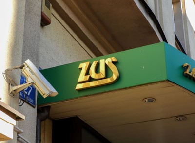 ZUS przypomina: pracujący emeryci muszą poinformować o dodatkowych przychodach