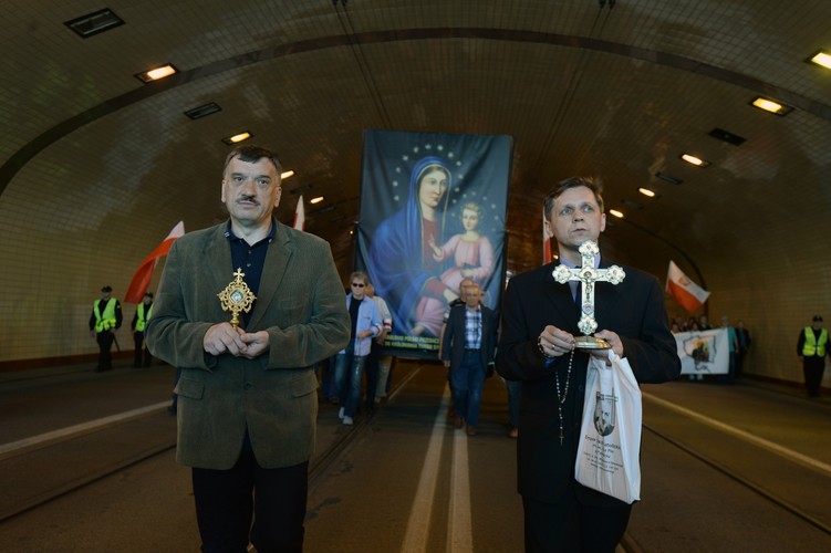 Sprzed katedry św. Floriana na warszawskiej Pradze wyruszył, 7 bm. marsz 