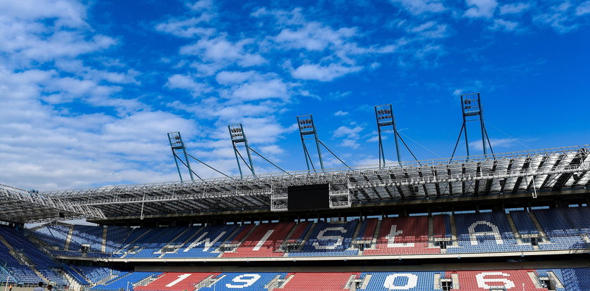 Policja przeszukała stadion Wisły. Dziewięciu kiboli zatrzymanych