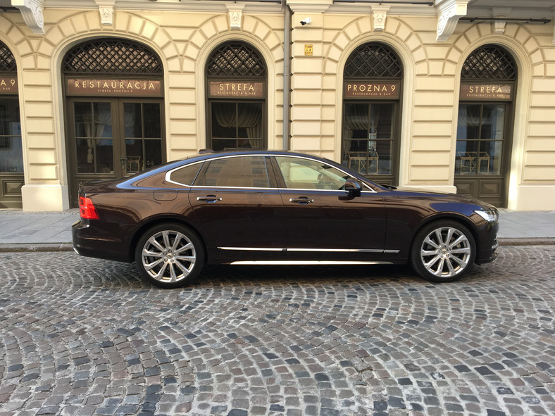 Volvo S90 T8 Inscription – Hybryda nie do oszczędzania