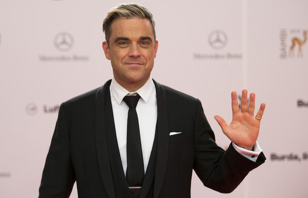 Jak oni go kochają! Robbie Williams znów króluje