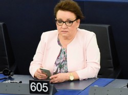 Anna Zalewska ma przeprosić Pomaską. Europosłanka PiS o decyzji sądu: "Skandaliczna"