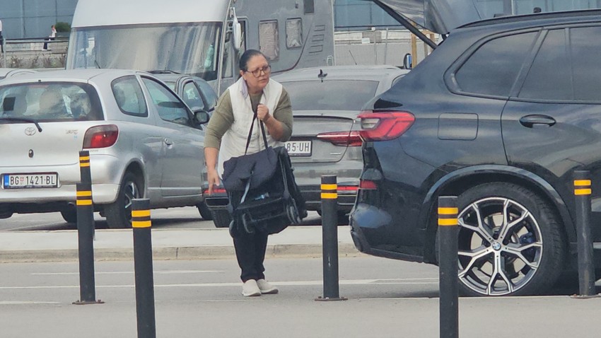 Verica Šerifović sa unukom na aerodromu