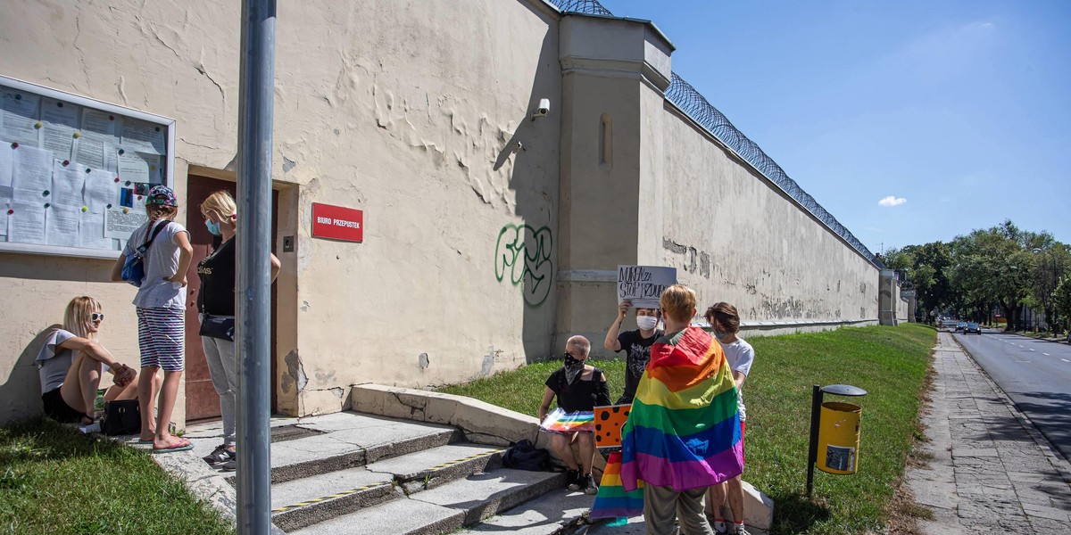 Manifestacja przed zakładem karnym w Płocku, gdzie przetrzymywana jest Margot, 10 sierpnia 2020