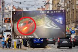 "Szukamy potencjalnych morderców". Przerażające nagranie z Wrocławia. Kierowca uciekł