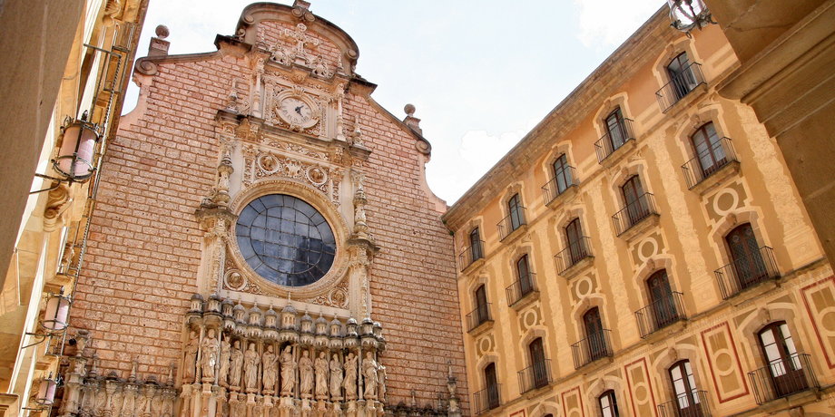Hiszpański Kościół dogadał się z centrolewicowym rządem i odda państwu mienie.