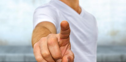 Dłoń partnera może zdradzić rozmiar jego penisa! Na co zwrócić uwagę?
