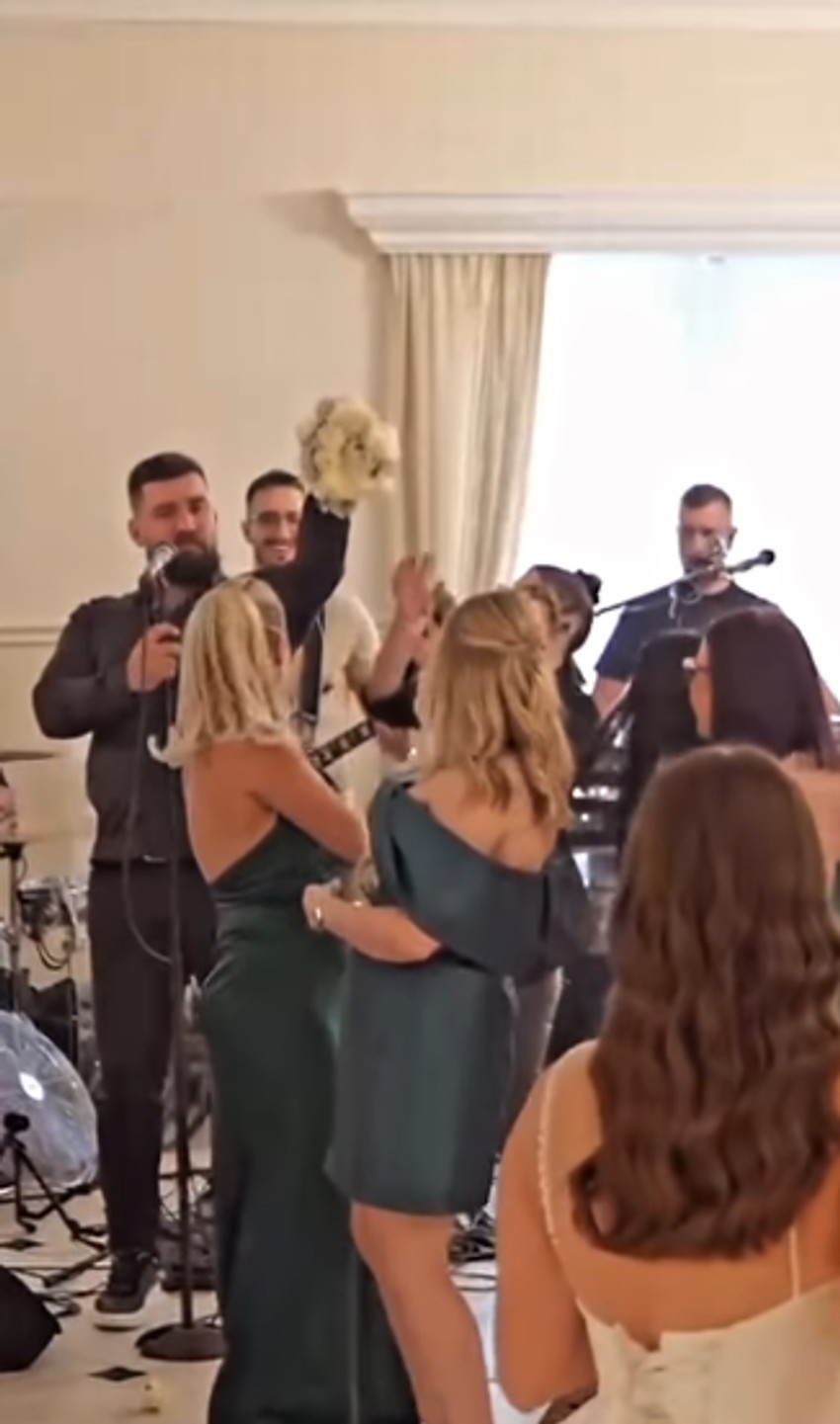 Pevač uhvatio bidermajer