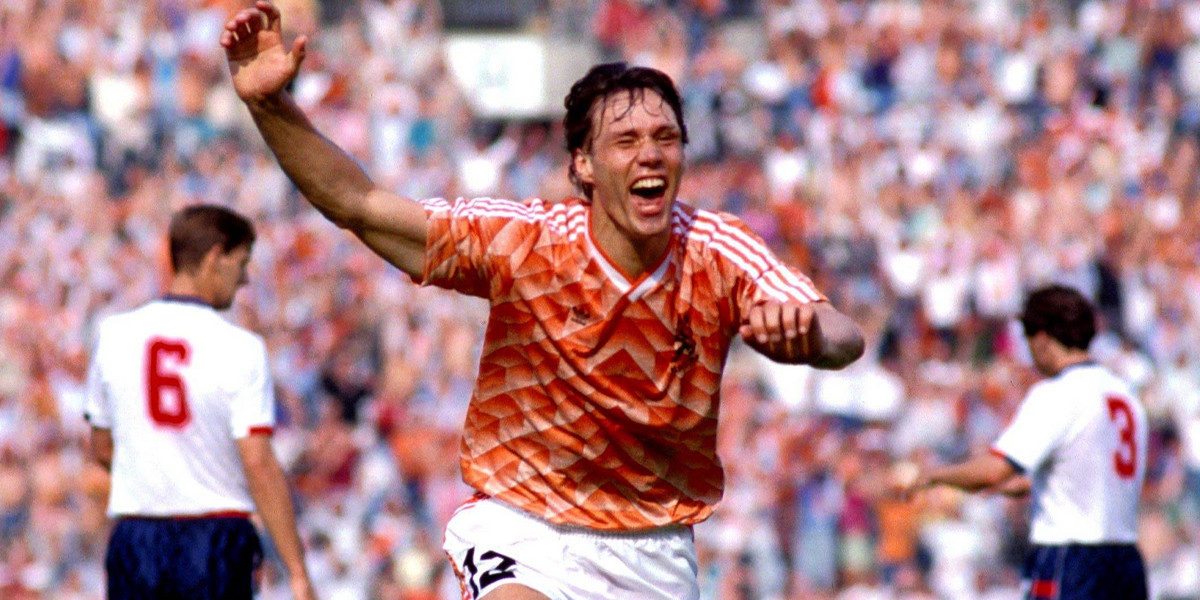Tak Marco van Basten cieszył się w finale mistrzostw Europy 1988 r.