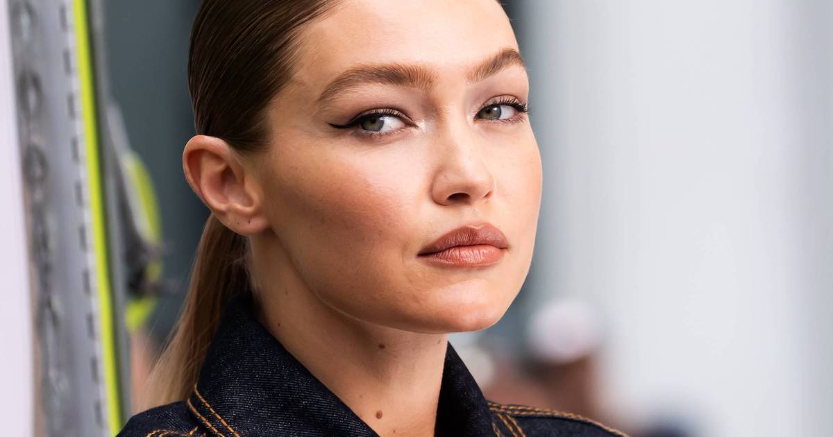 "Babcine" buty wracają do łask. Gigi Hadid już je nosi